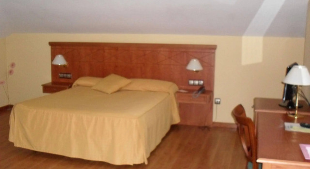 Hotel Camino Real, Забронировать Отель Аркауэха Леон