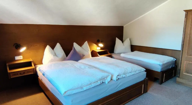 Трёхместный номер Standard Alpinum Hostel Biberwier - Günstige Privatzimmer in der Zugspitz Arena