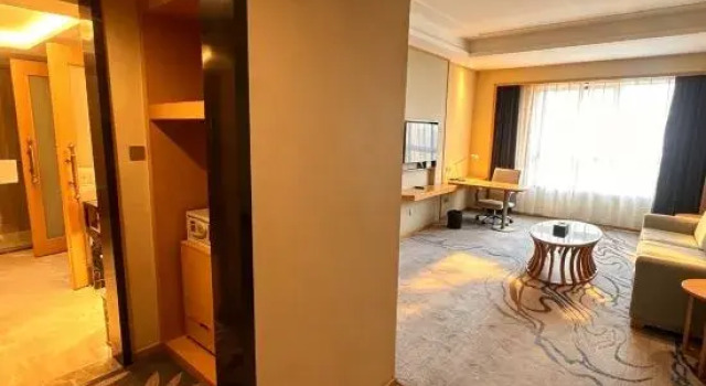 Люкс Comfort Zhongshan Dongfeng Dasin Hotel