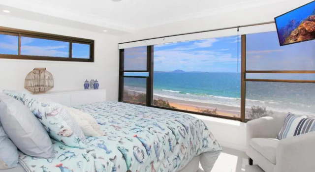 Апартаменты Parkyn Place 7 - Newly Refurbished Three Bedroom Oceanfront Apartment with FREE WIFI!