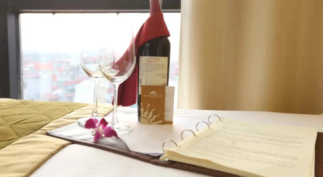 Двухместный номер Premium с красивым видом из окна Sunset Westlake Hanoi Hotel