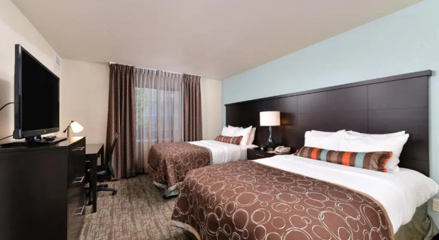 Четырёхместный люкс c 1 комнатой Staybridge Suites Sioux Falls at Empire Mall by IHG