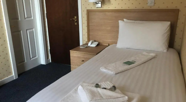 Одноместный номер Standard Queens Hotel