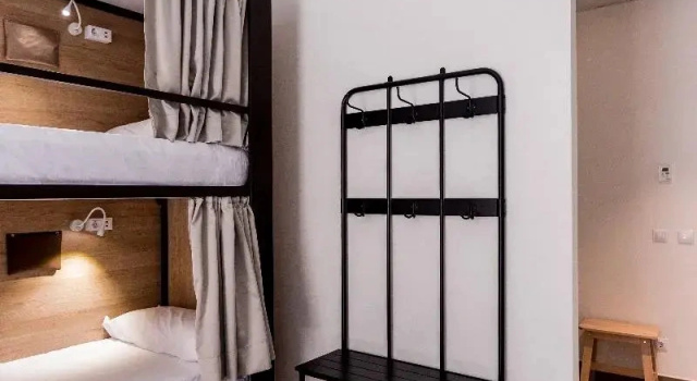 Кровать в общем номере Nut Hostel