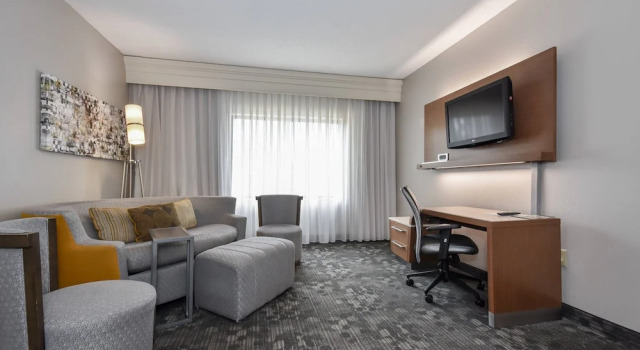 Люкс Courtyard by Marriott Charlotte Matthews
