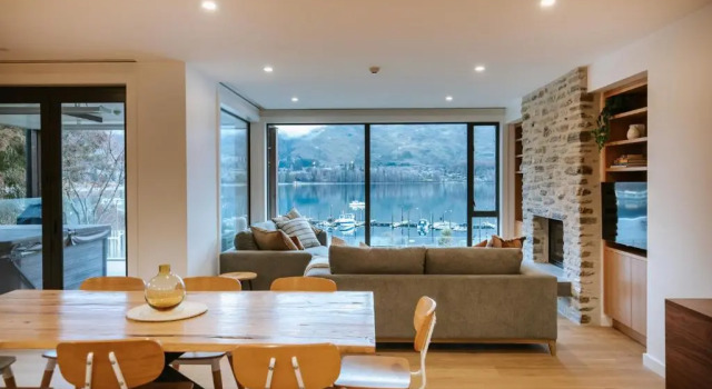 Апартаменты Spinnaker Tahi - Sleeps 6 - Central Location - Lake Views