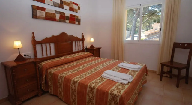 Beautiful Holiday Home With Dishwasher at 900m. From the sea, Varaa Hotelli Hotellit Pals aamiaisella, Aamiainen