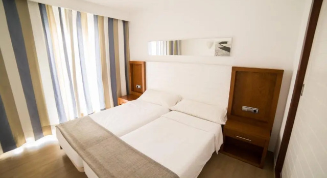 Апартаменты c 1 комнатой с частичным видом на море Apartamentos Cabau Altair