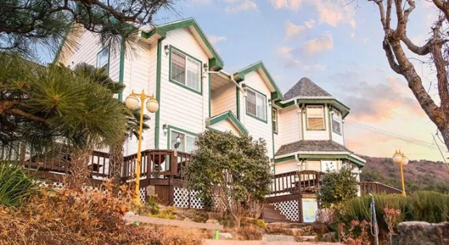 Geoje Dongwoori Pension