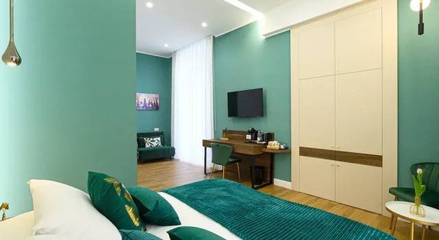 Annapoli Rooms, Забронировать Отель Отели Неаполя с парковкой, рядом с Кафедральный собор Неаполя, Парковка