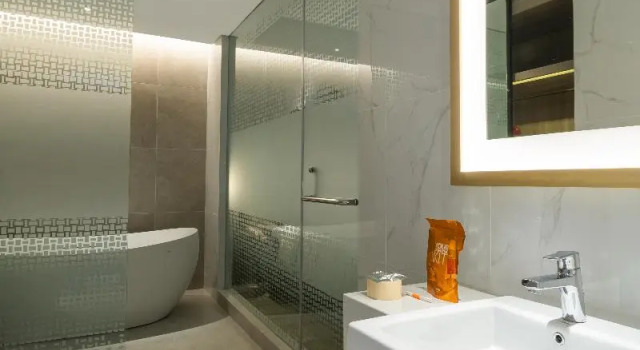 Номер Standard с балконом HARRIS Suites Puri Mansion Jakarta
