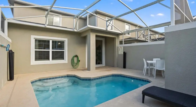 Апартаменты Stunning 5 Bd w Pool Close to Disney Champions Gate 1012