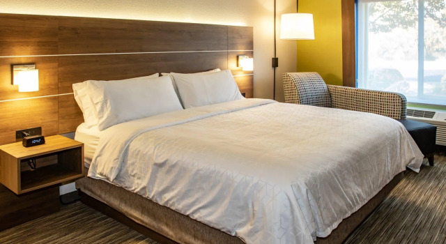 Двухместный номер Standard Holiday Inn Express Hotel & Suites Roseville - Galleria Area by IHG