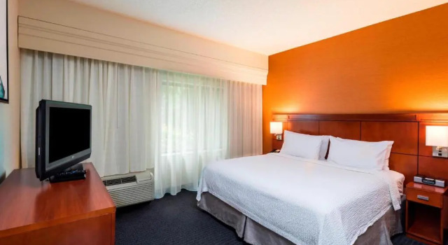Двухместный люкс c 1 комнатой Courtyard by Marriott Atlanta Buford Mall of Georgia