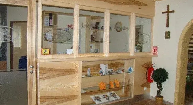 Gästehaus Hotel Pension & Heuriger Gmoana, Rezervasyon Otel Sankt Valentin 