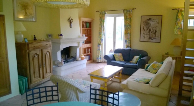 House With 3 Bedrooms in Mallemort, With Pool Access, Enclosed Garden, Rezervasyon Otel Mallemort Carros