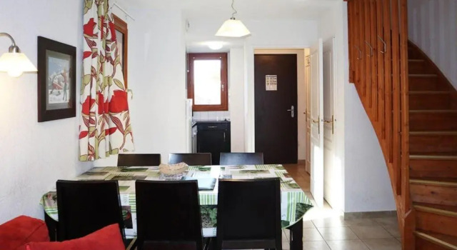 Chalet confortable avec piscine & sauna, aux pieds des pistes des Orres 1800, grand duplex pour 6 pers. - FR-1-322-57, Забронировать Шале Виллы Овернь-Рона-Альпы, Вилла