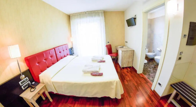 Двухместный номер с балконом Victoria Hotel