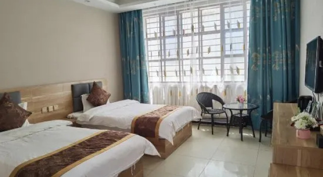 Chongqing Hotel, Varaa Hotelli Zanda Tiibet