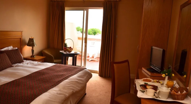 Двухместный номер Standard с балконом Fairhill House Hotel