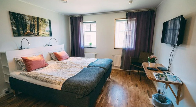 Stenholmens Gårdshotell, Book Hotel Linköping 