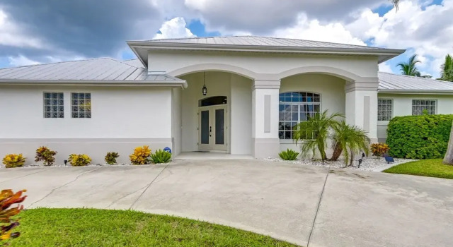 Kayaks & Canal Access: Cape Coral Sanctuary