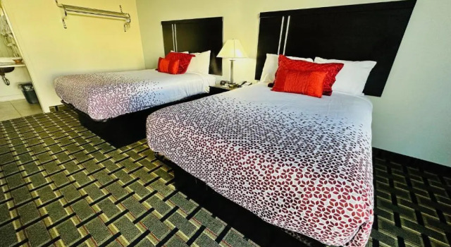 Четырёхместный номер Standard Econo Lodge Clemson - University Area