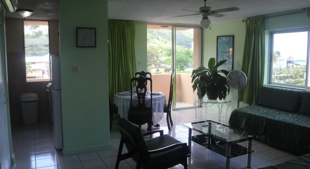 Lawerence Pool House 2 Bedroom With Pool, Забронировать Вилла Отели Монтего-Бэй с парковкой, Парковка