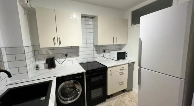 Апартаменты Impeccable 2-bed Apartment in Grays, London