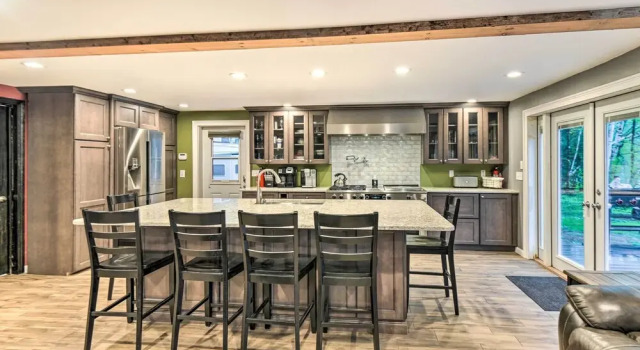 Waterfront Ashland Home ~ 2 Mi to Downtown!, Réserver Maison de vacances Ashland Tenney Mountain
