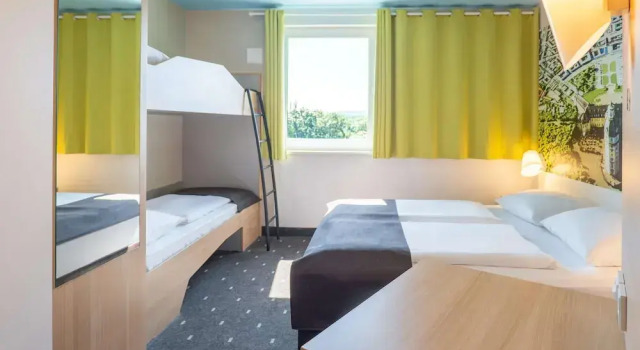 Четырёхместный номер Standard B&B Hotel Karlsruhe