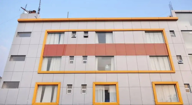 Oyo 11367 Hotel Yellow, Забронировать Отель Отели Chandigarh Region с завтраком, Завтраки