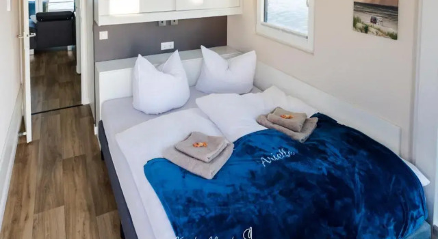 Ostsee Hausboot - Arielle LP15, Забронировать Отель Отели Рибниц-Дамгартен с завтраком, рядом с Darsser, Завтраки
