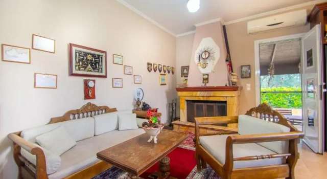 Коттедж Loukas Farm House
