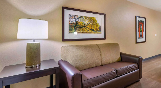 Четырёхместный люкс с 2 комнатами Extended Stay America Select Suites - Baltimore - BWI Airport - International Dr