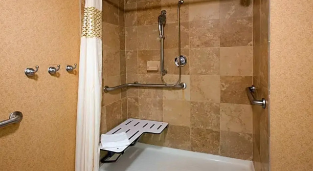 Номер Standard Wingate by Wyndham Cranberry