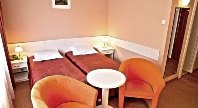 Hotel Alunis, Varaa Hotelli Sovata 