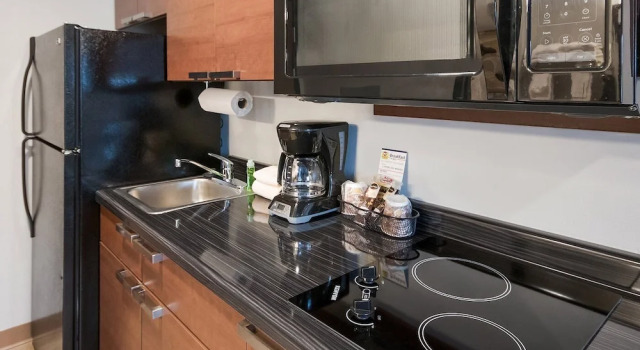 Четырёхместный номер Standard La Quinta Inn & Suites by Wyndham Greenville Woodruff Rd.