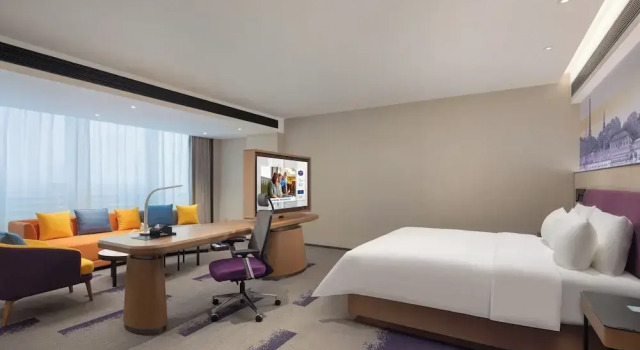 Люкс Business Hampton by Hilton Shenzhen Baoan Xinan