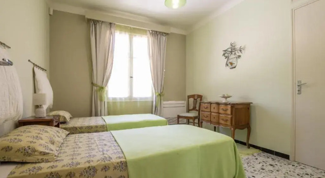 Villa Enzo, Rezerwuj Willa Hotele w Orgon z basenem, Basen