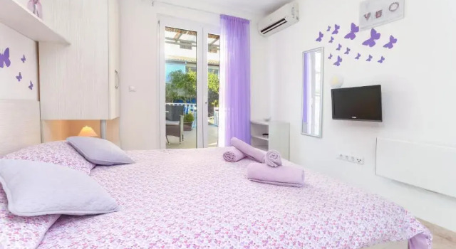 Апартаменты с видом на море Apartments Nona