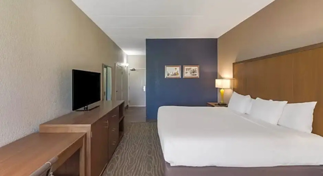 Номер Standard Comfort Inn & Suites Tipp City Dayton North I-75