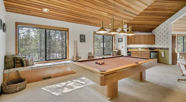Коттедж 8 Crag Home with Private Indoor Hot Tub, Bike is Provided for Outdoor Activities by RedAwning