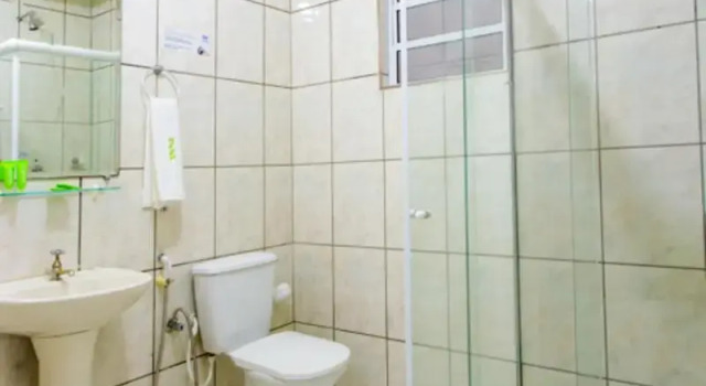 Трёхместный номер Standard VOA Convenience Hotel