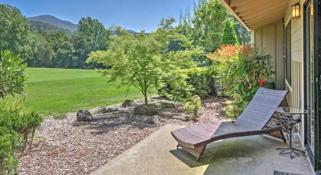 Peaceful Getaway on Silverado Golf Course w/ Patio