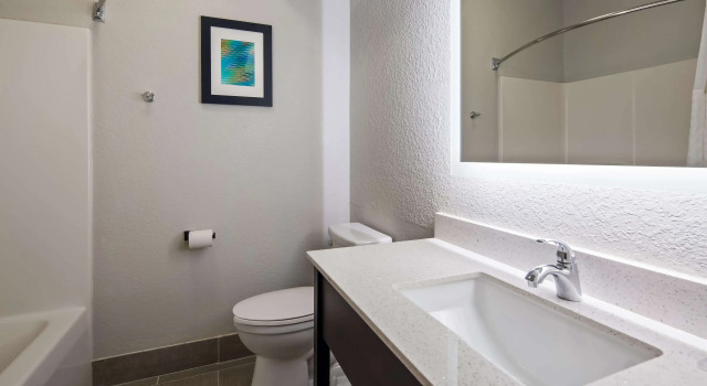 Четырёхместный номер Standard Best Western Shallotte / Ocean Isle Beach Hotel