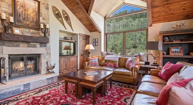 Luxury 4 Bedroom Penthouse Residence in Beaver Creek Village