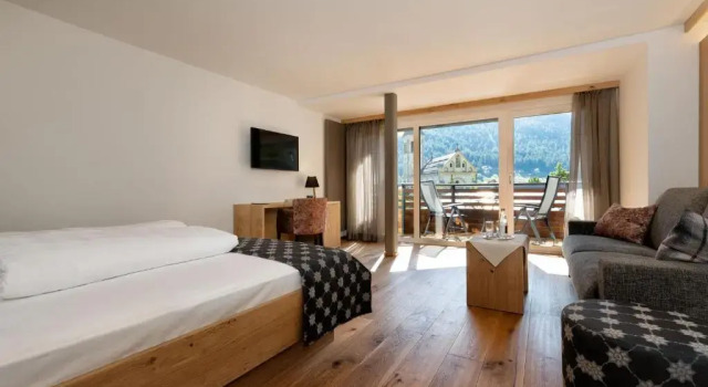 Полулюкс Hotel Eller