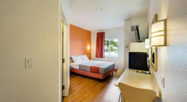 Двухместный номер Deluxe Motel 6 Brampton, ON - Toronto