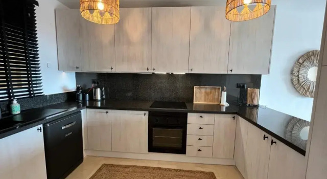 Malibu B2 - Luxury 2BR by Rafleys, Panoramic Sea Views, 7 mins Walk to the Beach, Забронировать Отель Отели Фуэнхирола с парковкой, рядом с Пляж Эль-Кастильо, Парковка